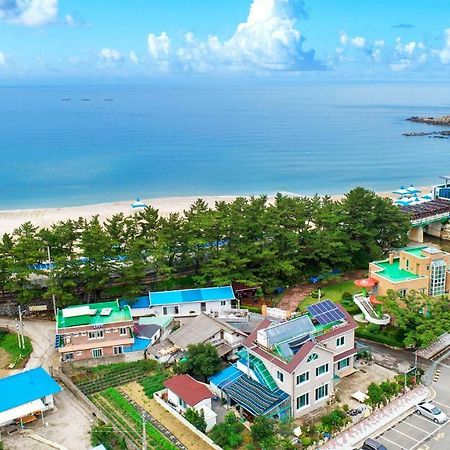 Samcheok Sol Beach Pension Экстерьер фото