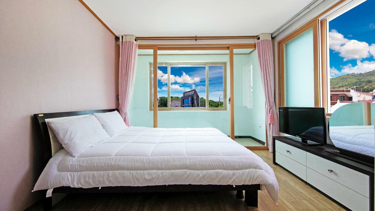 Samcheok Sol Beach Pension Экстерьер фото