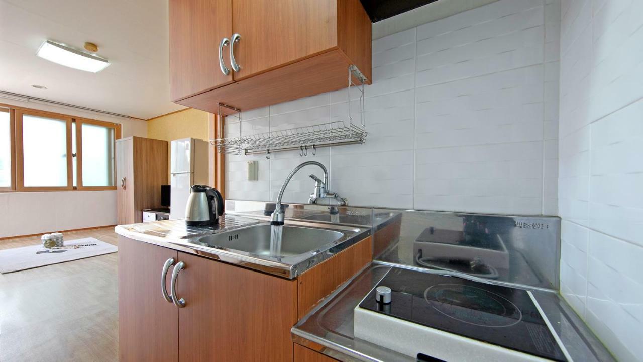 Samcheok Sol Beach Pension Экстерьер фото