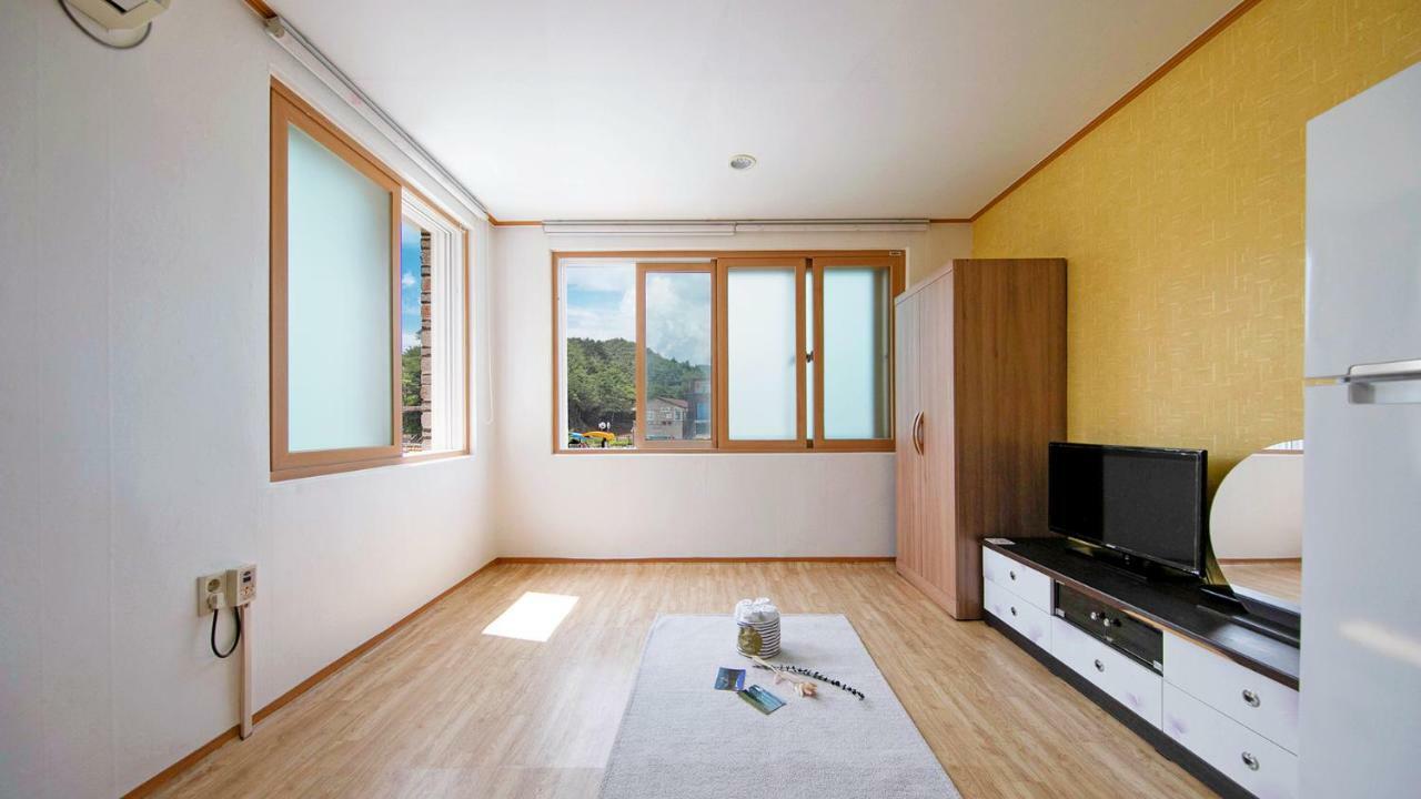 Samcheok Sol Beach Pension Экстерьер фото