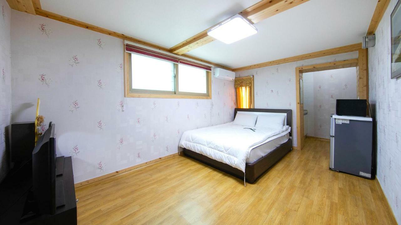Samcheok Sol Beach Pension Экстерьер фото
