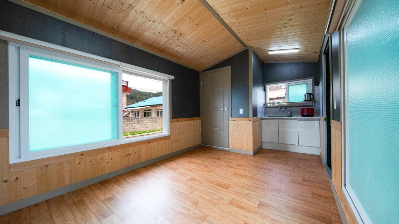 Samcheok Sol Beach Pension Экстерьер фото
