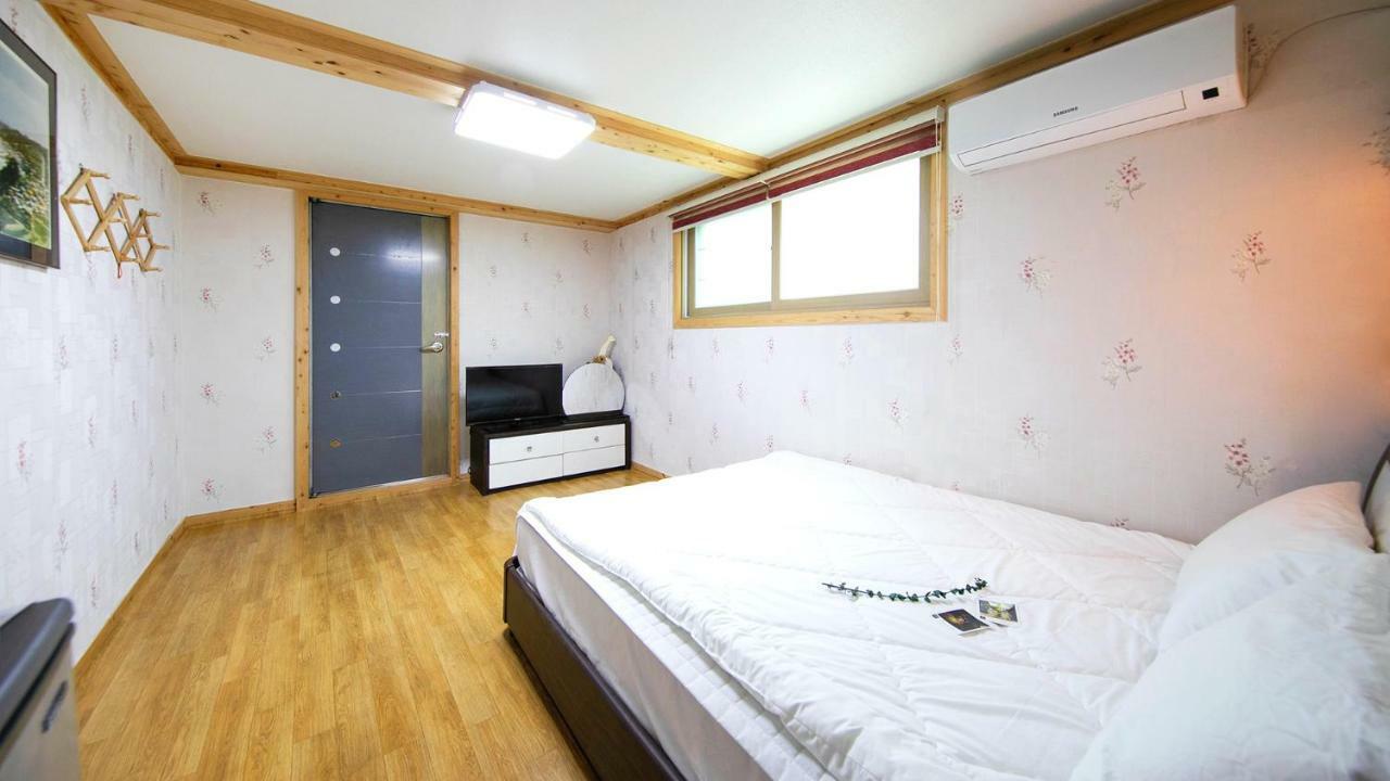 Samcheok Sol Beach Pension Экстерьер фото
