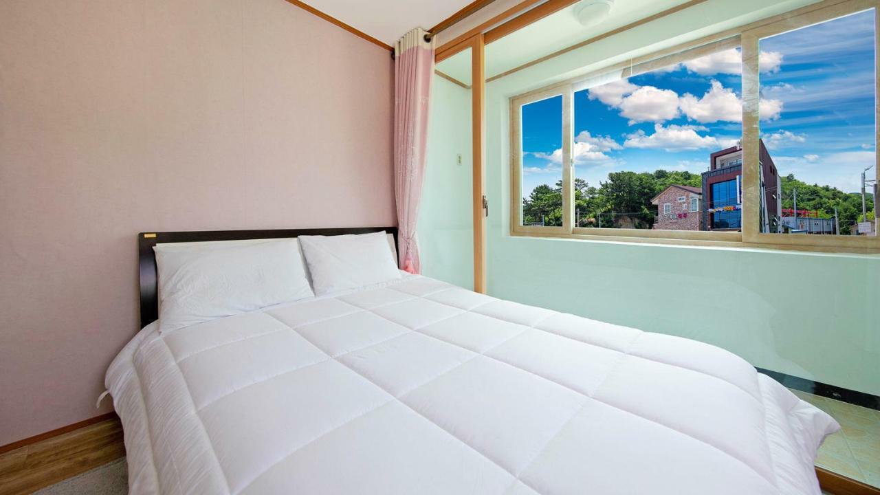 Samcheok Sol Beach Pension Экстерьер фото