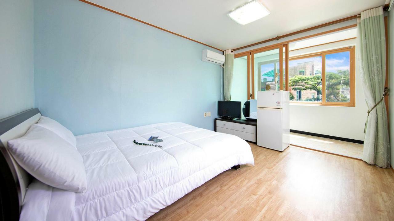 Samcheok Sol Beach Pension Экстерьер фото