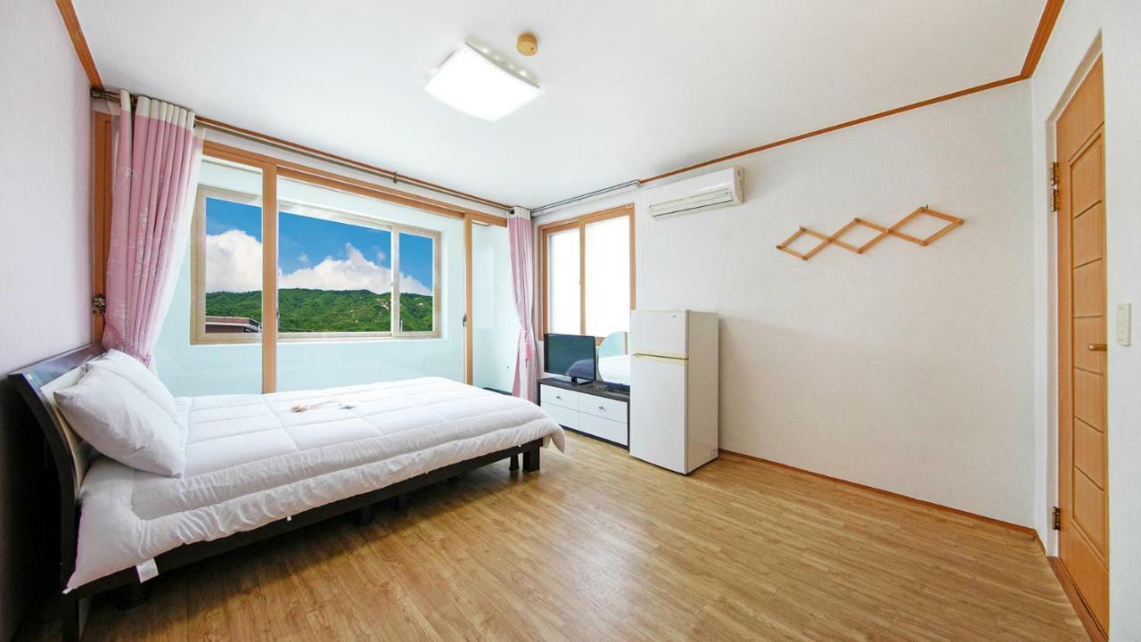 Samcheok Sol Beach Pension Экстерьер фото