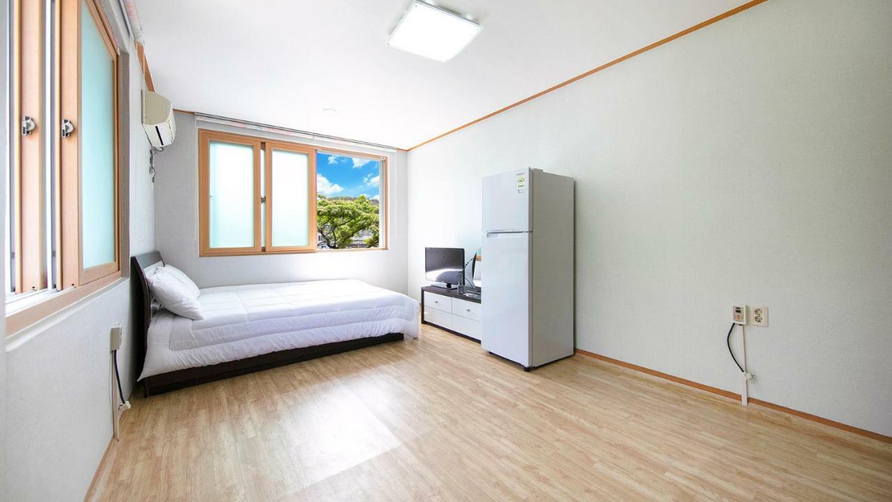 Samcheok Sol Beach Pension Экстерьер фото