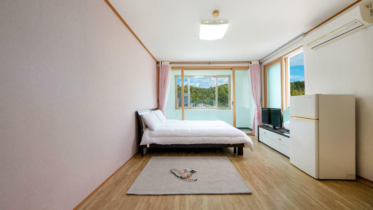 Samcheok Sol Beach Pension Экстерьер фото