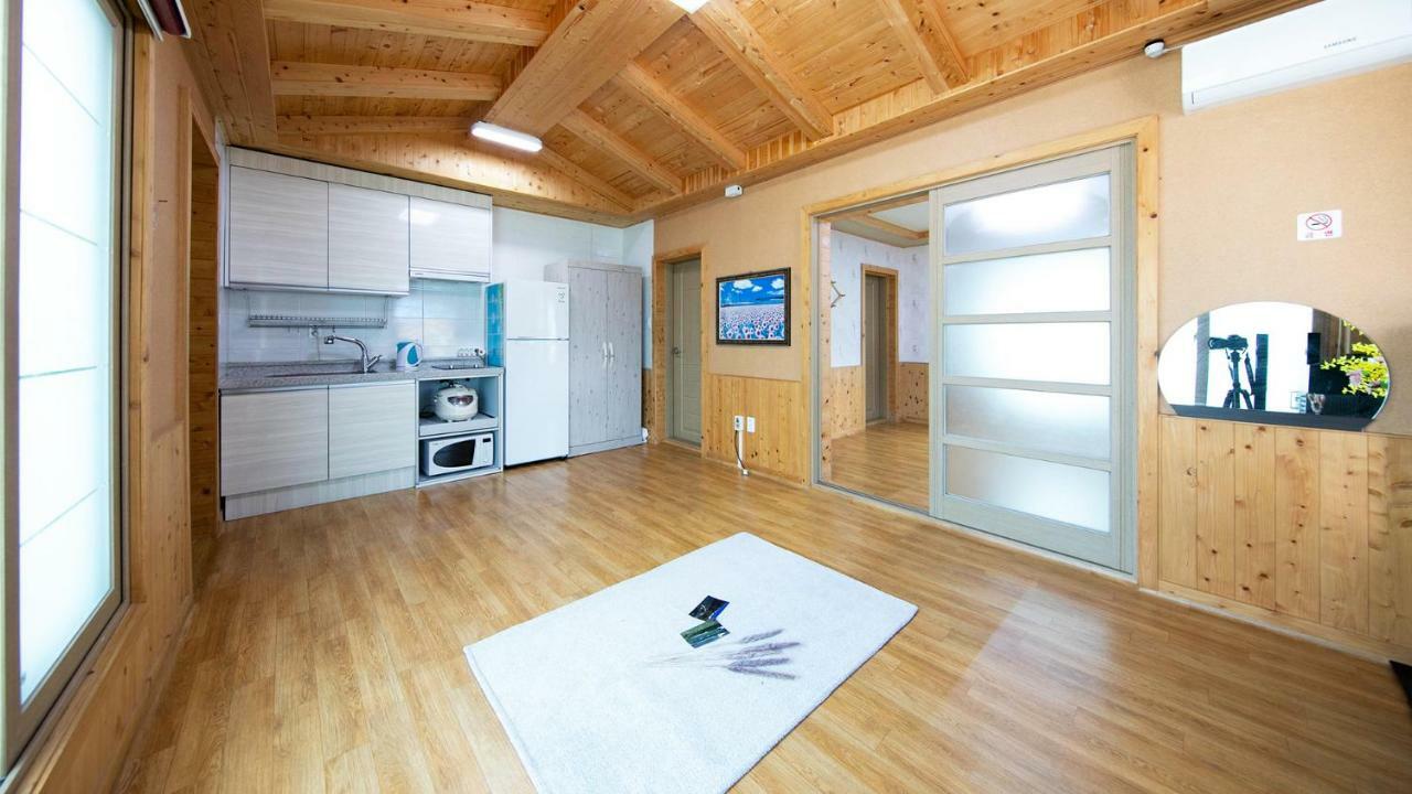 Samcheok Sol Beach Pension Экстерьер фото