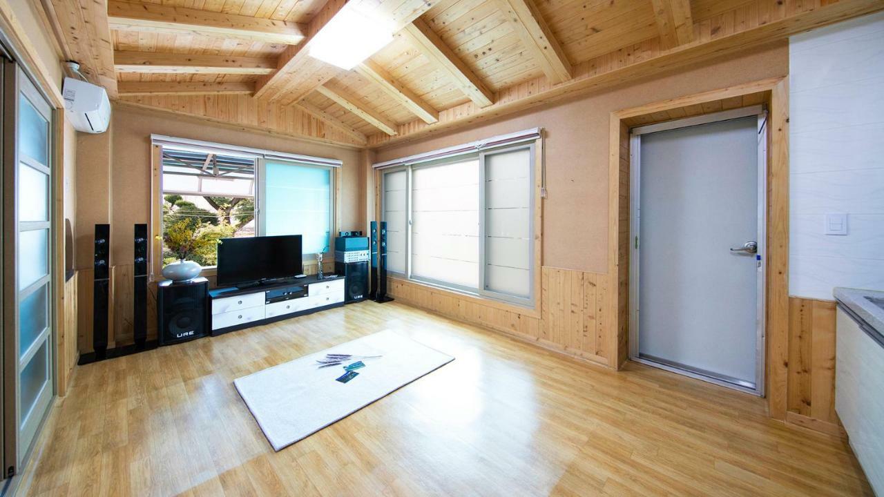 Samcheok Sol Beach Pension Экстерьер фото