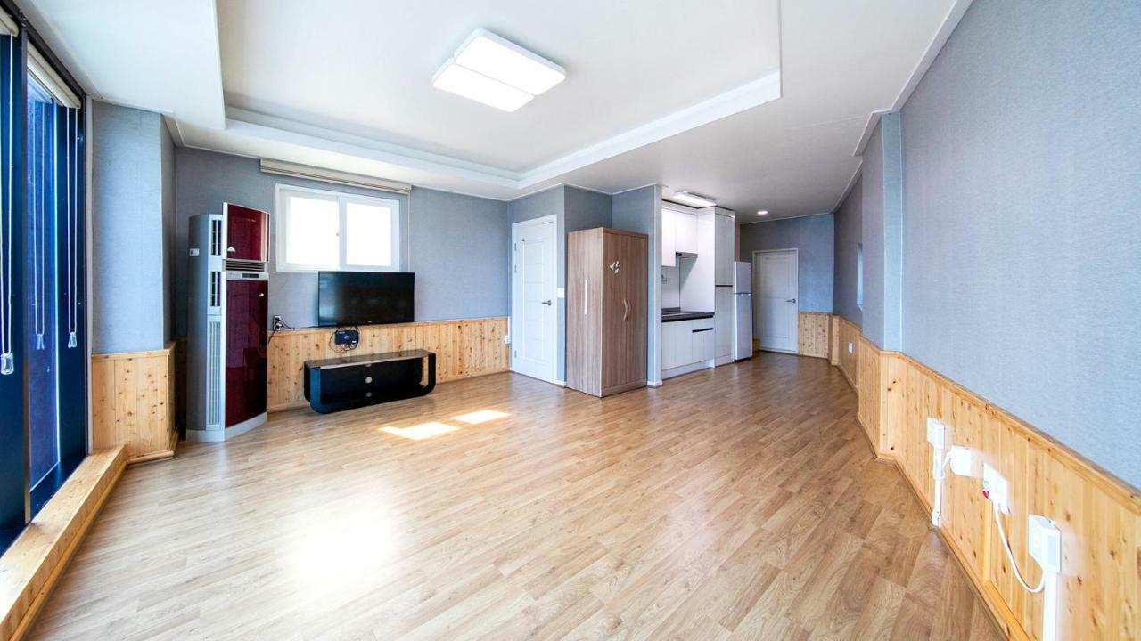 Samcheok Sol Beach Pension Экстерьер фото