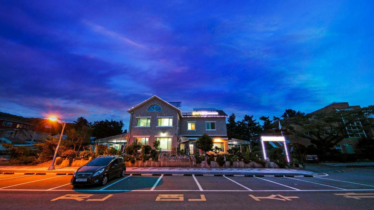 Samcheok Sol Beach Pension Экстерьер фото