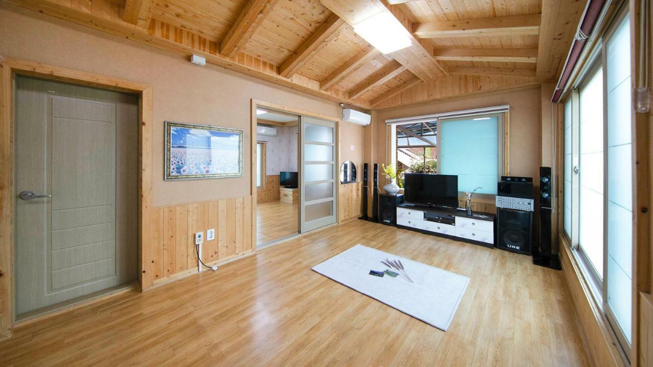 Samcheok Sol Beach Pension Экстерьер фото